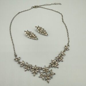 Elegant Silver Floral Necklace and Earring Set
